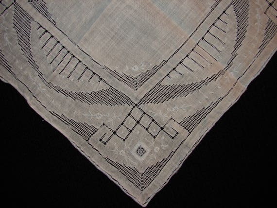 Vintage Hankie with Pale Blue Netting and embroid… - image 2