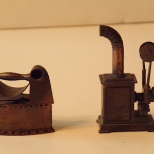 Play Me Metal Pencil Sharpeners Made in Spain Vintage Set of 2