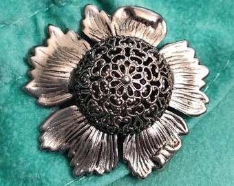Modernist silver tone flower brooch pin Domed flower Silver tone metal Costume filigree floral pin Small wild flower pin