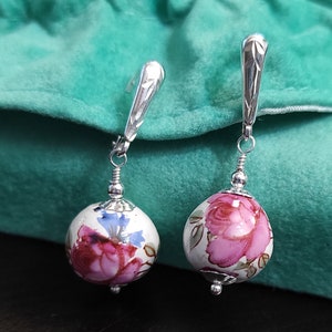 Grandmillennial jewelry Recycled Chinoiserie earrings Ceramic hand painted rose dangle earrings Sterling silver Сharming drop earrings
