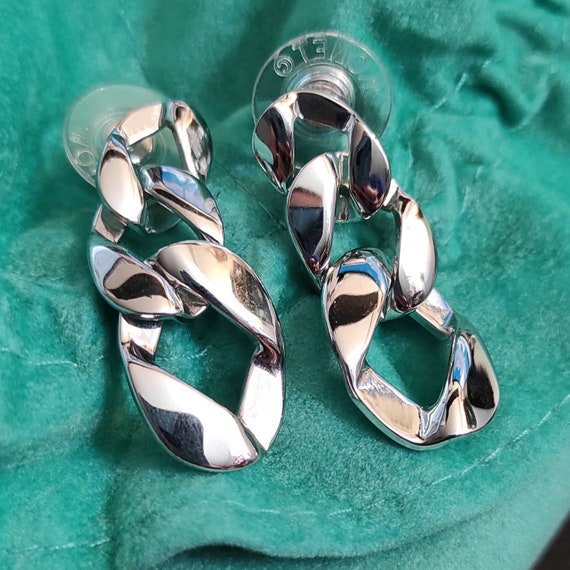 Designer signed Monet chain drop earrings Silver t