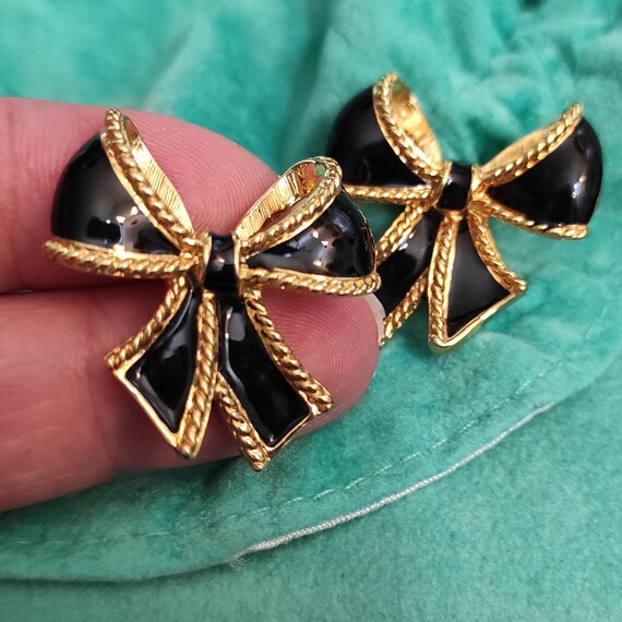 Kenneth Jay Lane Black bow earrings Black enamel … - image 2