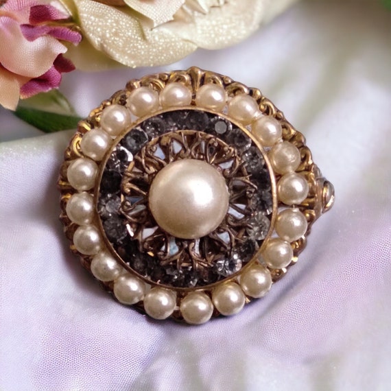 VNTG Victorian pearl brooch Round crystal pin Ant… - image 7