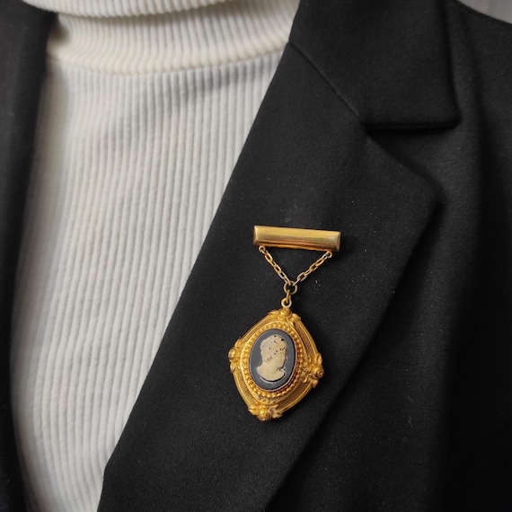 Black Cameo Victorian locket brooch 2 picture pin Gold tone Sentimental gift Family memory locket Birthday Valentines Small gift for friend