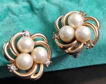 Crown Trifari Gold pearl clips Glamorous earrings Pearls and crystals earlobe earrings Intricate Designer signed earrings