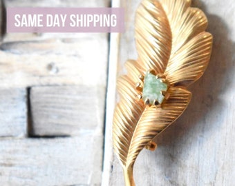 Vintage light academia gold feather pin Small Jade brooch pin Prong set gemstone feather pin