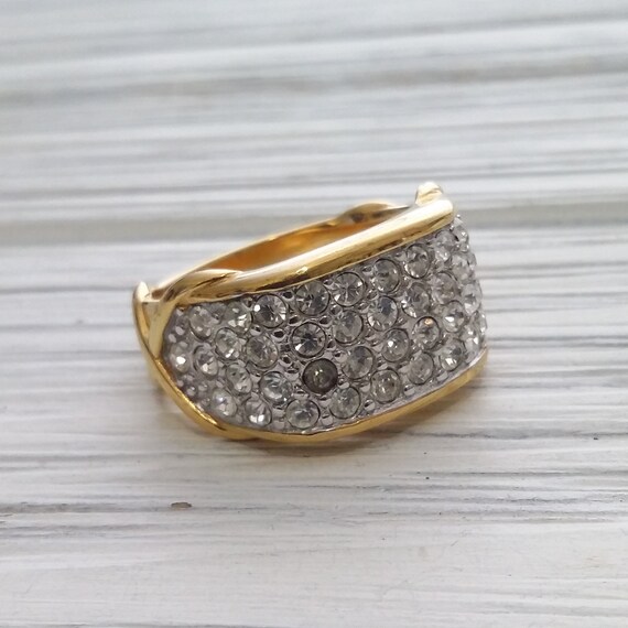 Elizabeth Taylor ring Gold tone costume ring Clear