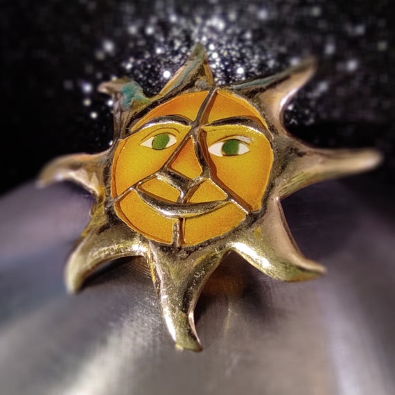 Whimsical brooch Large Sun Burst  pin Gold sun ha… - image 3