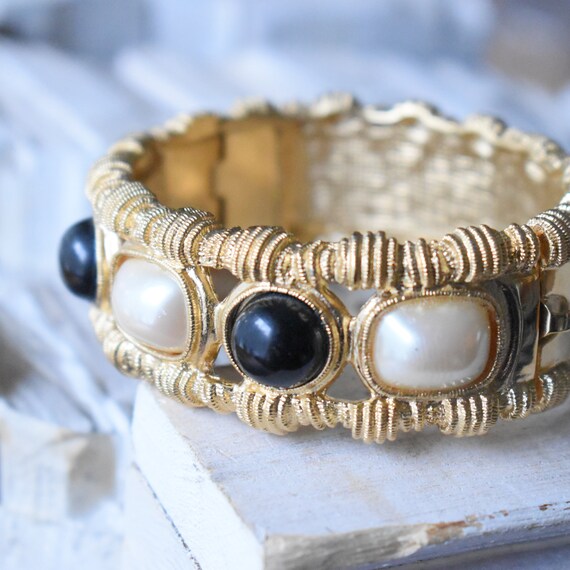 Vintage wide hinge bracelet Gold tone cuff bracel… - image 2
