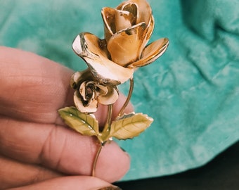 Metal rose steam pin Mother and baby Two roses brooch Gold tone Yellow green enamel Flower power 60th costume jewelry Floral gift for her