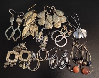 Jewelry lot wearable Mixed dangle earrings Vintage 80s jewelry lot Silver gold tone Earrings Costume jewelry mystery bundle Mothers day gift