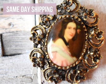 Vintage portrait brooch Victorian lady bronze tone pin