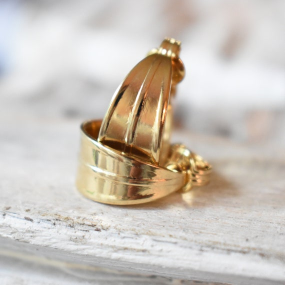 Vintage wide hoop clip earrings Gold metal huggie… - image 2