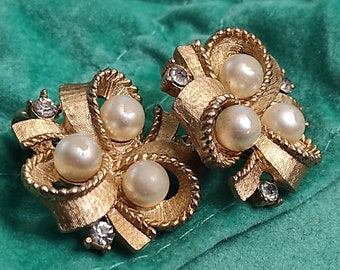 Crown Trifari Gold ribbon flower clips Glamorous earrings Pearls and crystals earlobe earrings Intricate Designer signed earrings