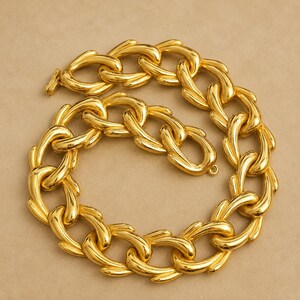 90s gold tone chunky link necklace Sculptural interlocking chain Bold statement necklace, Retro 1990s  Quite Luxury collection