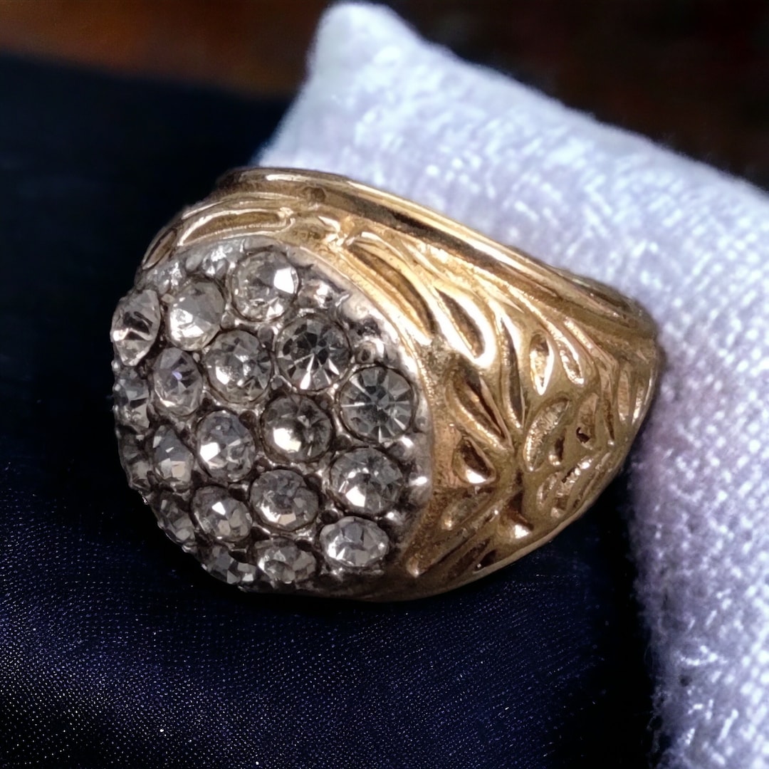 VNTG 90s Ring Chunky Signet Ring Clear Crystals Gold Band Floral Print ...
