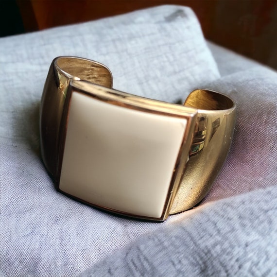VNTG Avon Lucite cuff bracelet Extra wide gold bra