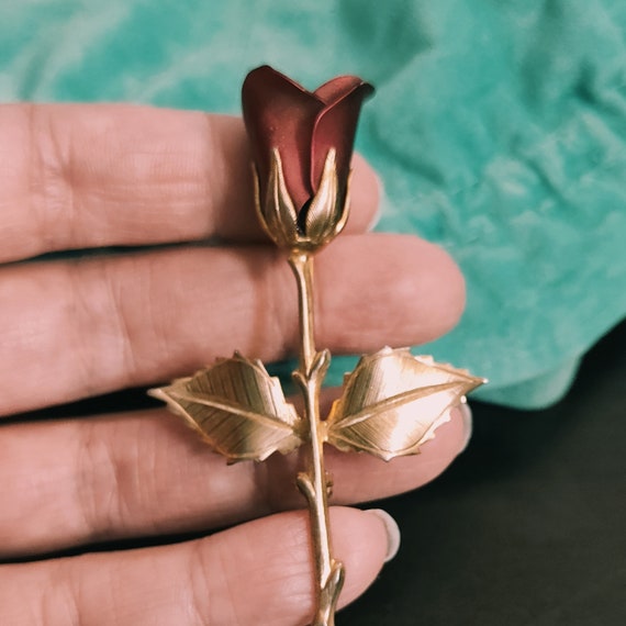Retro jewelry Big red rose pin Gold metal flower … - image 1