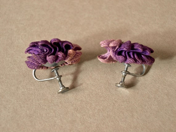 Rick rack "flower" earrings, vintage 1950's, scre… - image 3