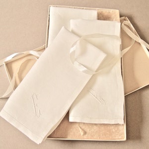Men&#39;s monogram &quot;E&quot; vintage linen handkerchiefs, set of three, off-white, machine embroidered, new, 1940&#39;s-50&#39;s, 16 1/2&quot; square, classic.