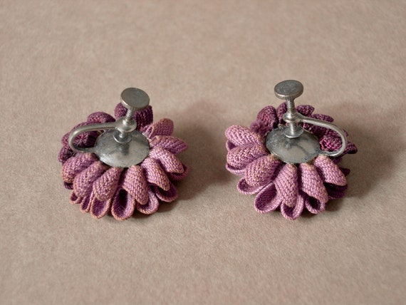 Rick rack "flower" earrings, vintage 1950's, scre… - image 4