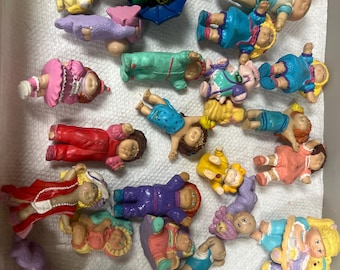 Lot of 29 cabbage patch kids play toys, or fakes? Some have labels and some don’t.  in played with condition, 80s 90s nostalgia