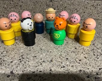 Vintage Fisher Price Jumbo Little People Lot of 10