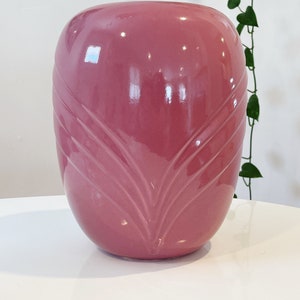 Large Vintage 1980s McCoy Pink Art Deco Vase Large Vintage 1980s McCoy Pink Art Deco Vase