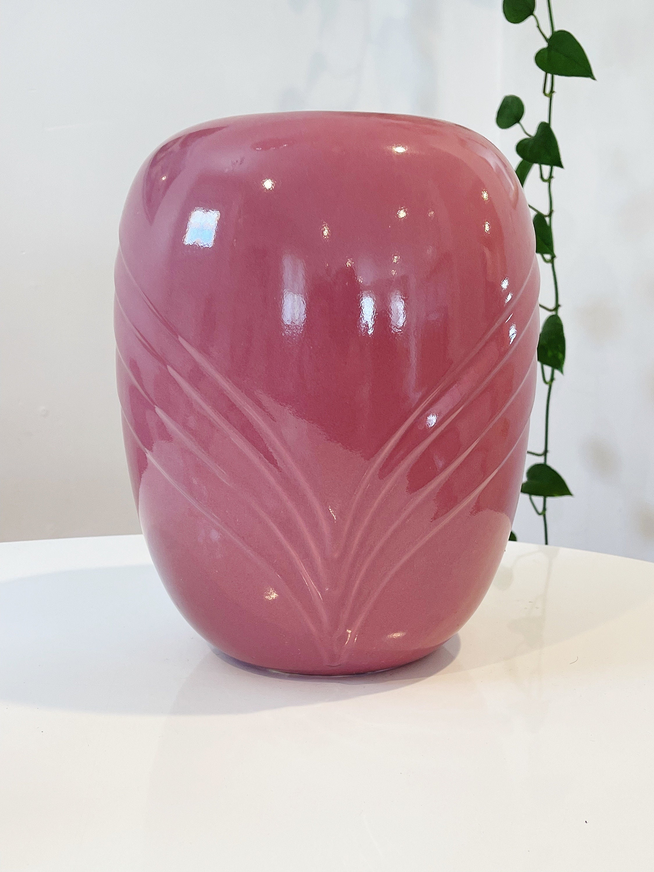 Large Vintage 1980s McCoy Pink Art Deco Vase Large Vintage 1980s McCoy Pink Art Deco Vase