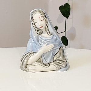 Vintage Harriett Wallace Madonna Statue