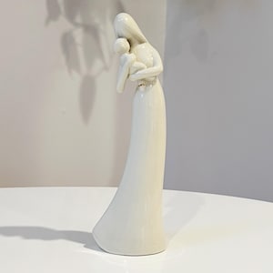 Vintage Minimalist Virgin Mary/Blessed Mother with Child/Baby Jesus  Statue