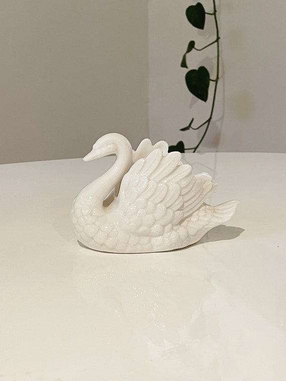 Vintage Swan Trinket Dish/Ring Drop