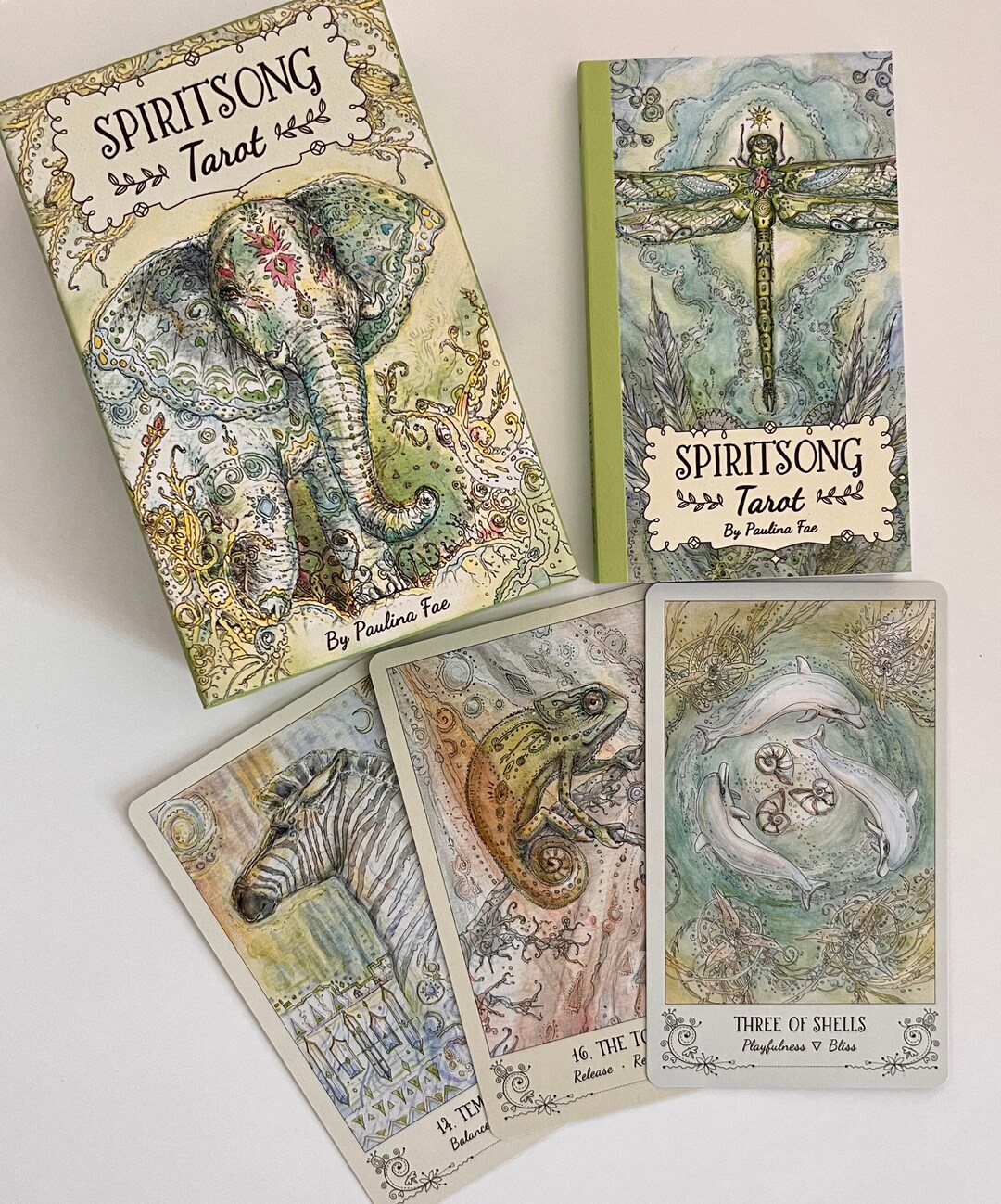 Mazzo Di Tarocchi Spiritsong Tarot Di Paulina Cassidy, A Tema Animali E Sciamanesimo, Con 78 Carte E Guida
