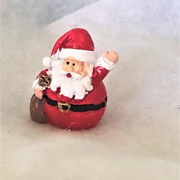 Tiny Santa Claus Figurine, Fairy Decoration, Christmas Accessories, miniature Fairy Garden Santa