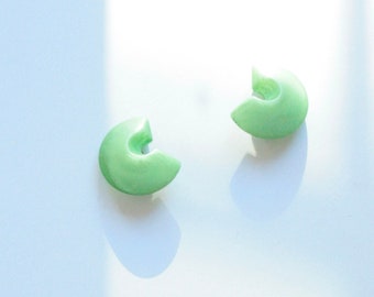 vintage ear clips, 80s 90s, costume jewelry, large ear clips, light green, C-shape, vintage jewelry, crescent shape, sustainable accessories, unisex