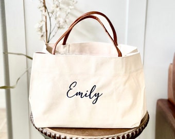 Bridesmaid Tote Bags, Personalized bridesmaid bags, bridal party, bridesmaid gifts, maid of honor tote, custom bridesmaid tote bags, Tote