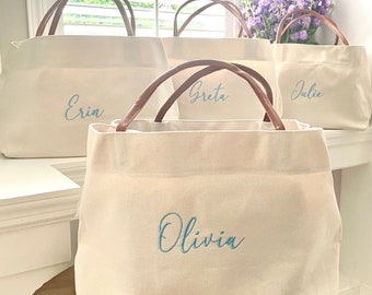 Bridesmaid tote bags, maid of honor tote, personalized bridesmaid bags, bridal party, bridesmaid gifts