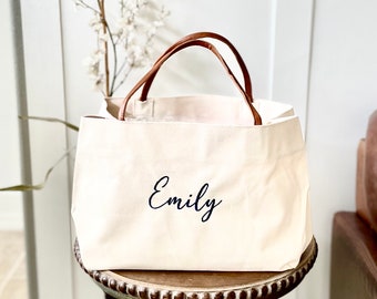 Bridesmaid Tote bags monogrammed, bridesmaid bag wedding tote bags, bridal party gifts bride wedding gift, bachelorette custom tote bag