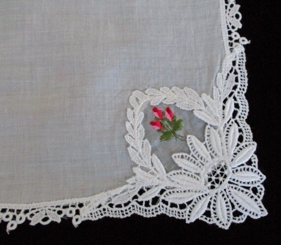 Vintage White Lace Edged Cotton Handkerchief with… - image 1