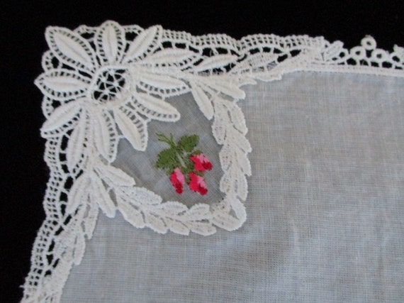 Vintage White Lace Edged Cotton Handkerchief with… - image 3