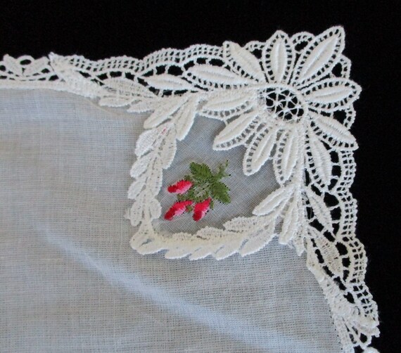 Vintage White Lace Edged Cotton Handkerchief with… - image 4