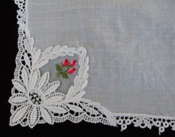 Vintage White Lace Edged Cotton Handkerchief with… - image 2