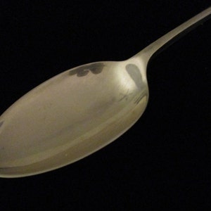 Kirk Stieff Williamsburg Sterling Silver Shell Teaspoon
