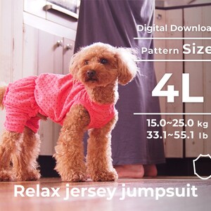 Könnte beinhalten: Ein digitales Download-Muster für einen Hund-Jumpsuit in Größe 4L. Das Muster ist für einen Relax-Jersey-Jumpsuit und geeignet für Hunde mit einem Gewicht von 15,0 bis 25,0 kg (33,1 bis 55,1 lb).