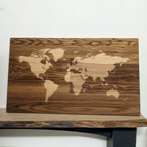 Mapa mundial de madeira recuperada