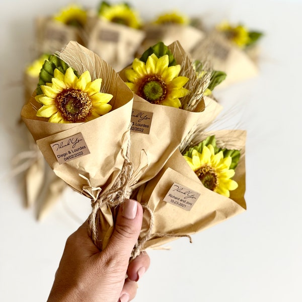 5 pcs Sunflowers Rustic Wedding, Wedding Favors for Guests, Sunflowers Mini Bouquets Gifts, Personalized Party Favors, Quinceañera Party
