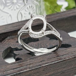 Bague vierge (3 x 5 mm/4 x 6 mm/5 x 7 mm/6 x 8 mm/7 x 9 mm/8 x 10 mm ovale) Base de bague en argent sterling 925 plaqué or blanc Réglage de la bague réglable R1304B