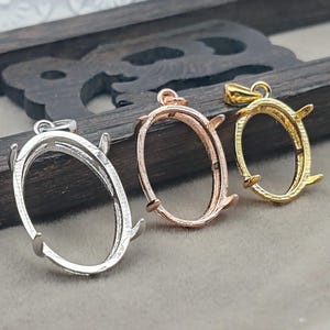 Engaste para colgante (7 x 9 mm/8 x 10 mm/9 x 11 mm/10 x 12 mm/12 x 16 mm/14 x 18 mm/15 x 20 mm/17 x 25 mm/20 x 30 mm, engaste ovalado) en plata 925 bañada en oro P425B