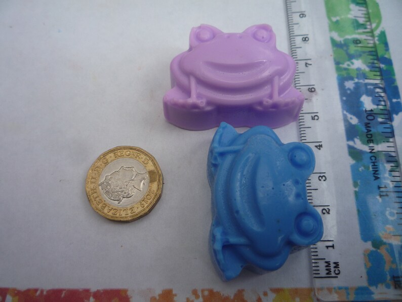 novelty frog shaped soap x 4 soaps image 4