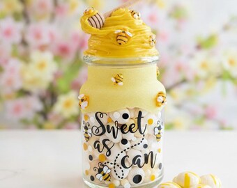 Custom Honey Bee Candy Jar Decoration, Bumble Bee Fake Honeycomb Treat Container, Honey Jar for Kitchen Storage, Apothecary Jar for Desserts